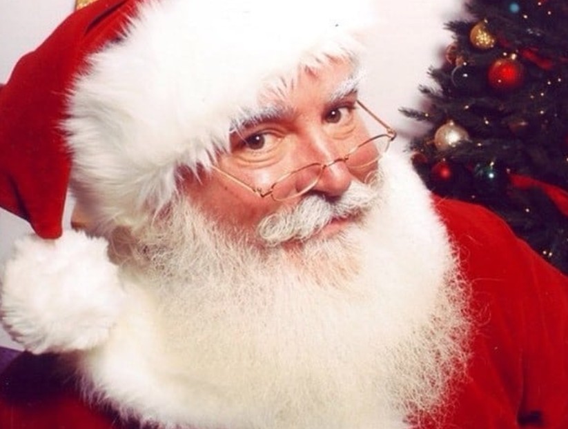 O Άγιος Βασίλης σώζει τα φετινά Χριστούγεννα μέσω… Zoom