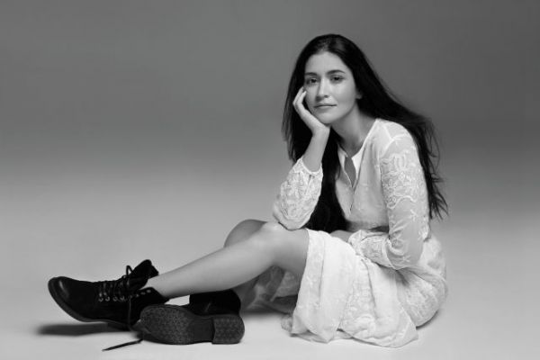 Νέο τραγούδι από την Γιάννα Βασιλείου: Αξίζει να ζούμε το «Τώρα»