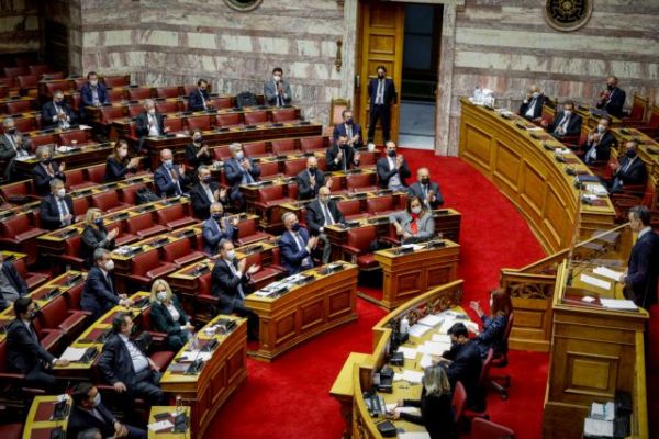 Προϋπολογισμός : Κόντρες για τις δαπάνες υγείας, την οικονομία και τα εξοπλιστικά