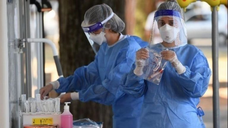 Koροναϊός : Δεκαπλάσια τα κρούσματα στη δυτική Αττική από άλλες περιοχές της Αθήνας