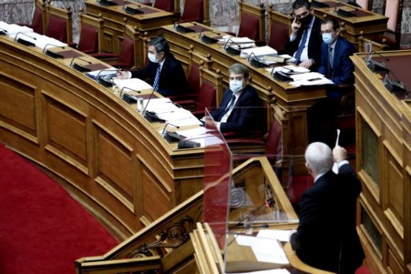 Κόντρα Χρυσοχοΐδη – ΣΥΡΙΖΑ για την αστυνομία