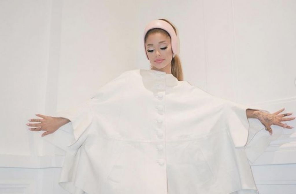 Αριάνα Γκράντε : Το μυστικό της για αψεγάδιαστο γαλλικό μανικιούρ