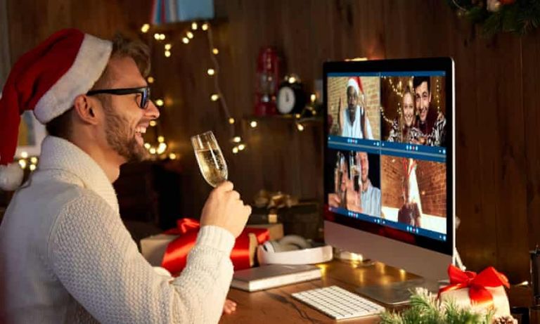 Tο χριστουγεννιάτικο ρεβεγιόν μας μέσω… Zoom
