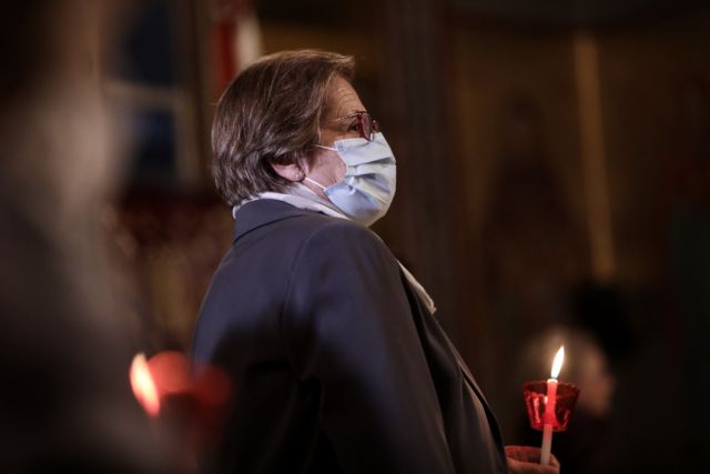 Κοροναϊός : Υπό αυστηρούς όρους η χριστουγεννιάτικη Θεία Λειτουργία – Τι πρέπει να γνωρίζουν οι πιστοί