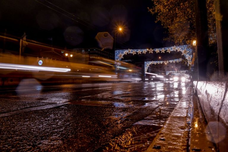 Καιρός : Ισχυρές βροχές και καταιγίδες έως τη Δευτέρα