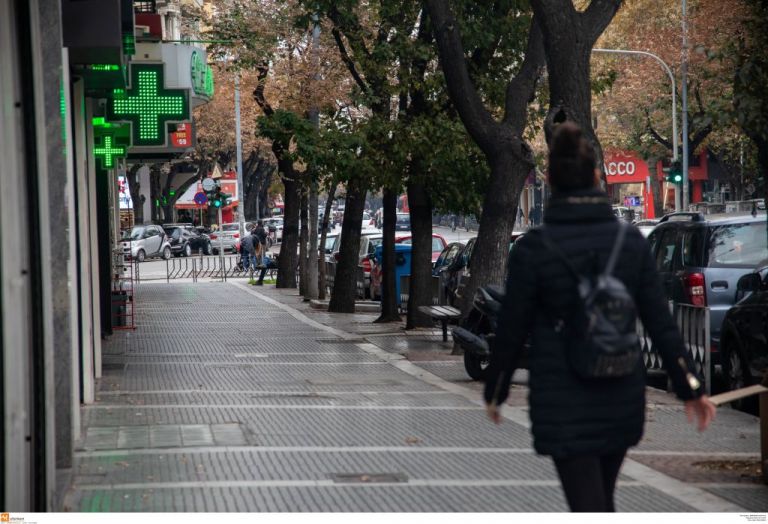 Κοροναϊός : Τι είναι το πινγκ πονγκ διασποράς της πανδημίας – Από την εργασία στην οικογένεια