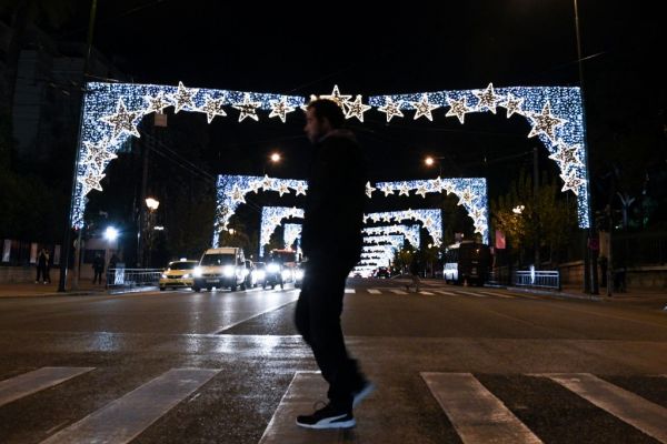 Κοροναϊός : Το πνεύμα των Χριστουγέννων δεν «σβήνει» πρόστιμα – Εντολή για «εφόδους» σε σπίτια, 5.000 αστυνομικοί στο δρόμο