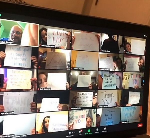 Zoom : Συγκινητική ευχαριστήρια έκπληξη μαθητών στον καθηγητή τους