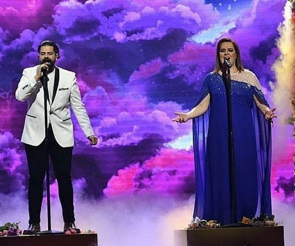 J2US : Η Γωγώ Τσαμπά έκανε την παραγωγή και το κοινό να χορεύει…«Καγκέλια»