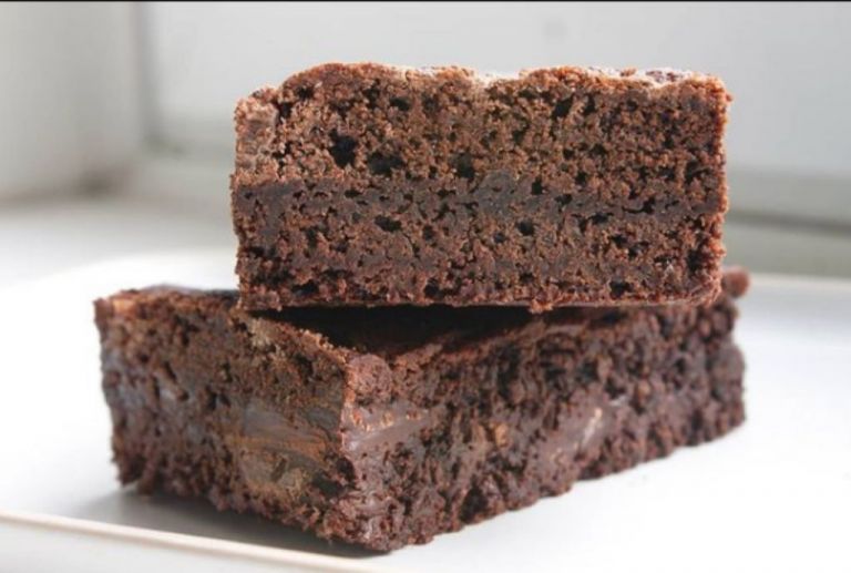 Μπράουνις : Συνταγή με μαυρομάτικα φασόλια, χωρίς γλουτένη