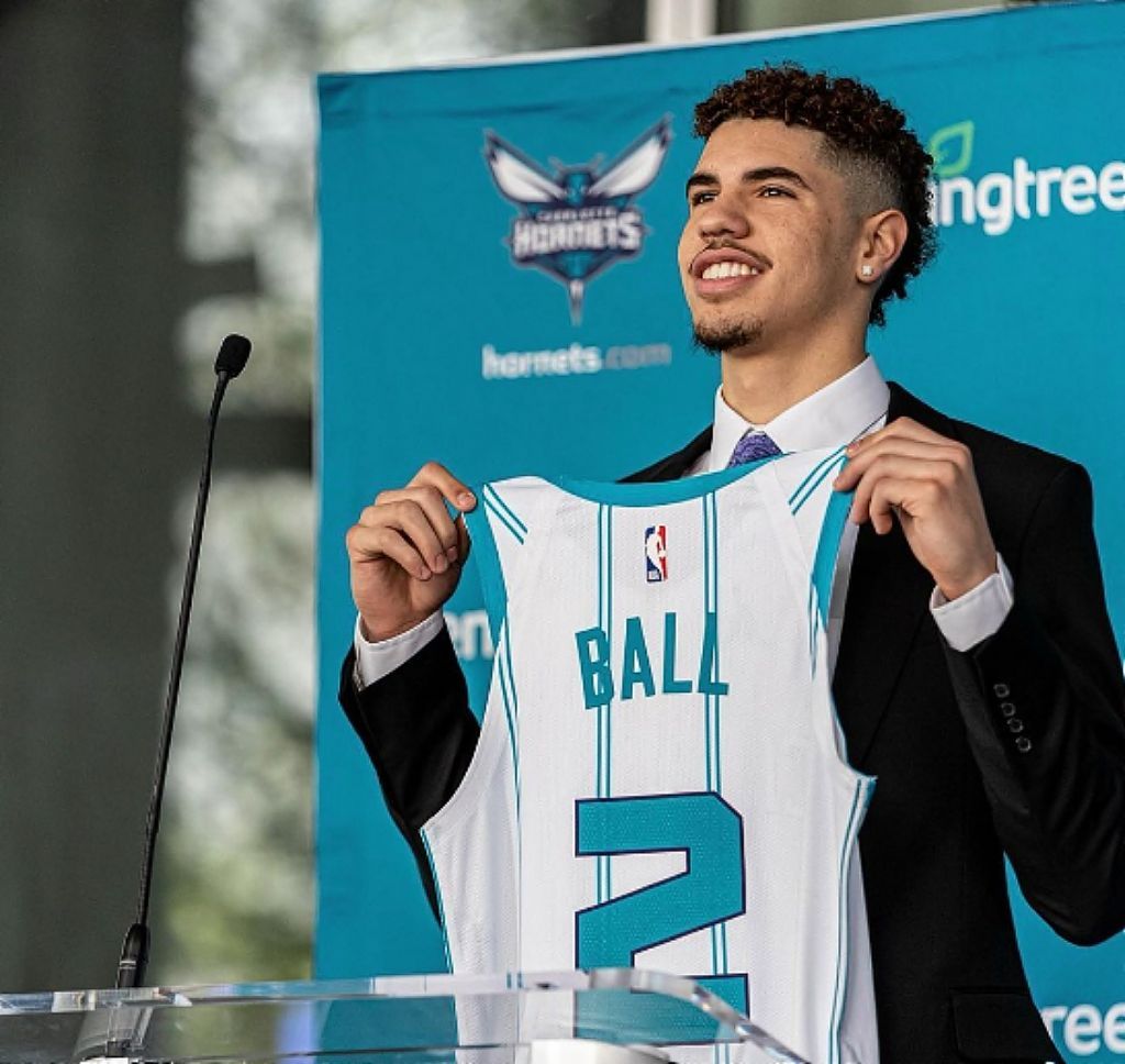 NBA : Πριν αρχίσει το πρωτάθλημα ο LaMelo Ball εντυπωσιάζει με μια εξαιρετική πάσα