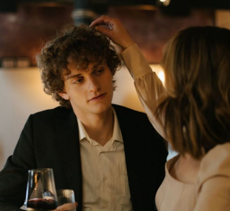 Γυναίκες και φλερτ : Έτσι θα κάνεις την πρώτη κίνηση διεκδικώντας τον άνδρα που σου αρέσει