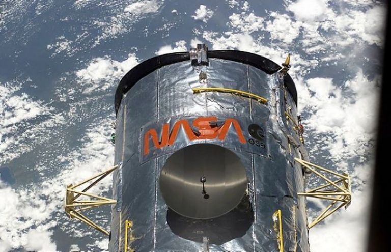 Χαμπλ : Έκλεισε 30 χρόνια και το φωτογραφικό αρχείο του είναι αξιοθαύμαστο – Φώτο