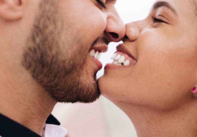 Σχέση και γιορτές : Τι να κάνετε τα Χριστούγεννα για να περάσετε τέλεια