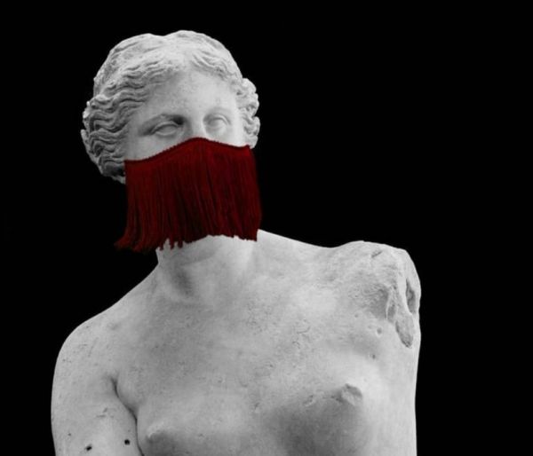 Le Freak: Μια προστατευτική μάσκα βγαλμένη από τις «Χίλιες και Μία Νύχτες»