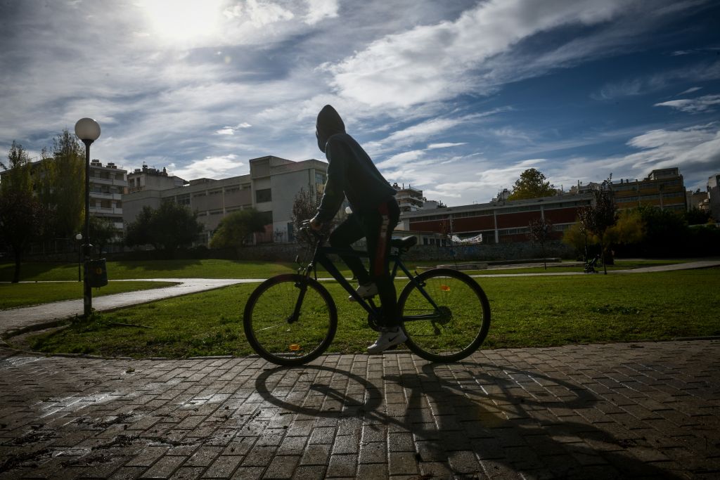 Παπαευαγγέλου : Εστίες υπερμετάδοσης χώροι εργασίας και οικογένειες