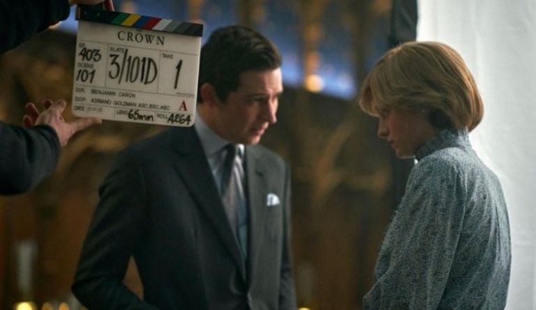 «The Crown» : H Έμα Κόριν αποκαλύπτει υλικό από τα γυρίσματα της σειράς