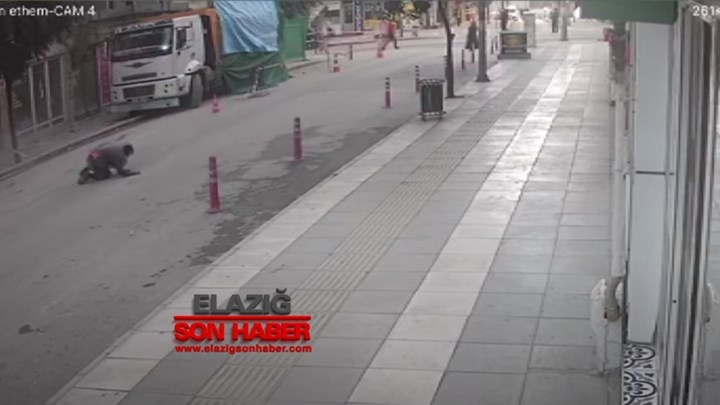 Βίντεο-σοκ από τον σεισμό στην Τουρκία – Άνδρας πέφτει από παράθυρο για να σωθεί