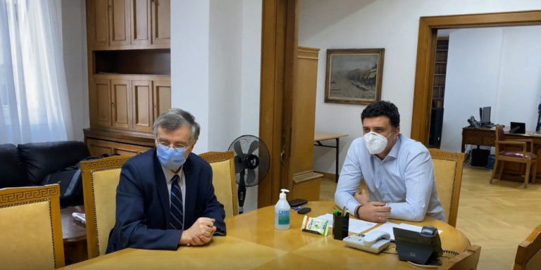 Τηλεδιασκέψεις Κικίλια-Τσιόδρα με διοικητές νοσοκομείων -Ξεκινά η καταγραφή των υγειονομικών που θέλουν να εμβολιαστούν