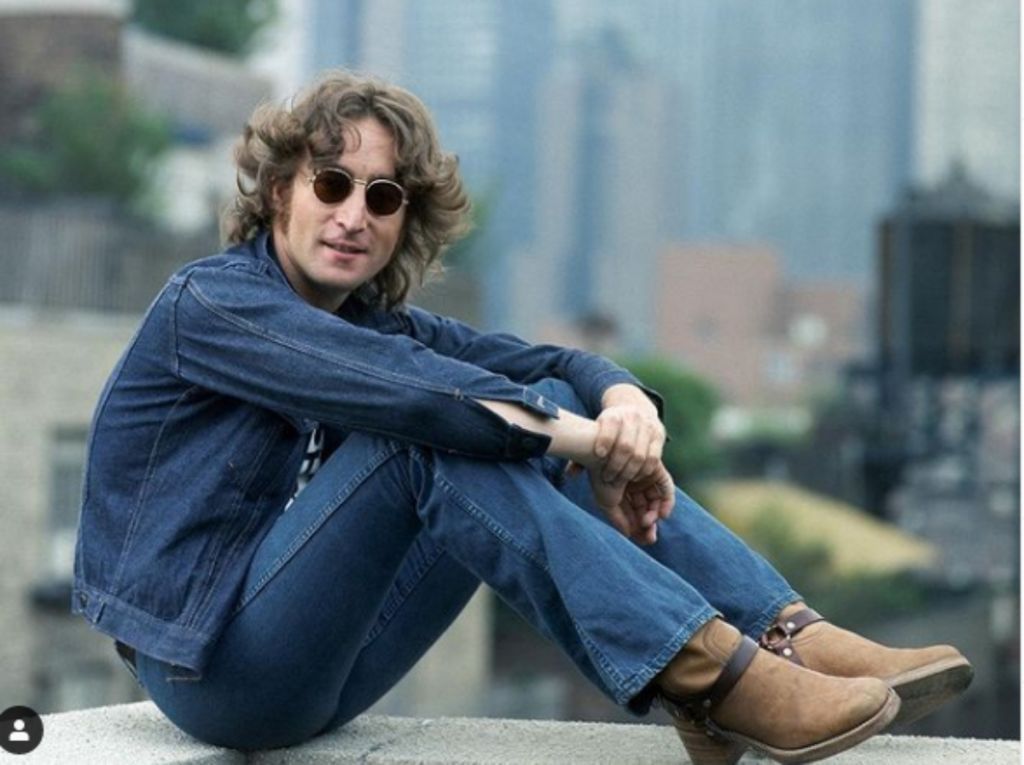 Τζον Λένον : Παραδίδει μαθήματα στυλ 40 χρόνια μετά την δολοφονία του