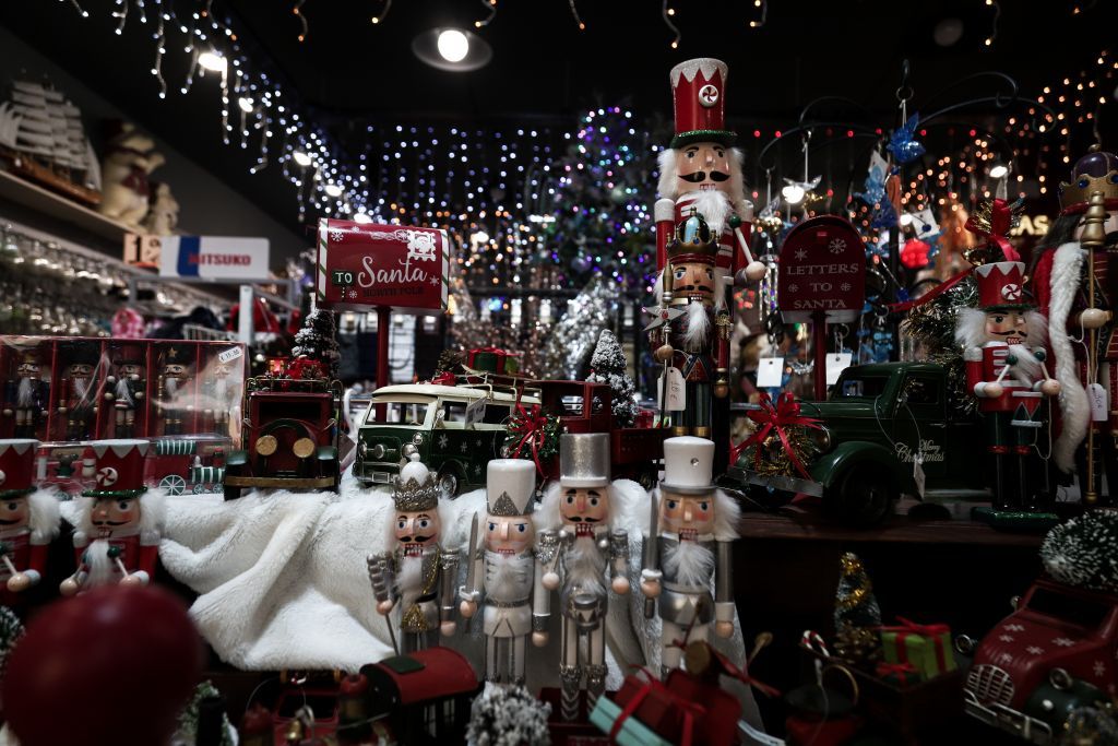 Κοροναϊός : Ανοίγουν τη Δευτέρα τα εποχικά καταστήματα – Αβεβαιότητα και αγωνία για τους επιχειρηματίες