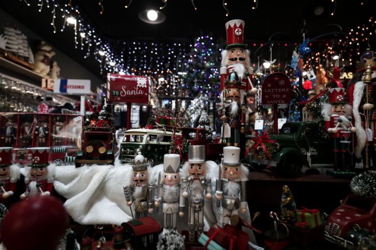 Κοροναϊός : Ανοίγουν τη Δευτέρα τα εποχικά καταστήματα – Αβεβαιότητα και αγωνία για τους επιχειρηματίες