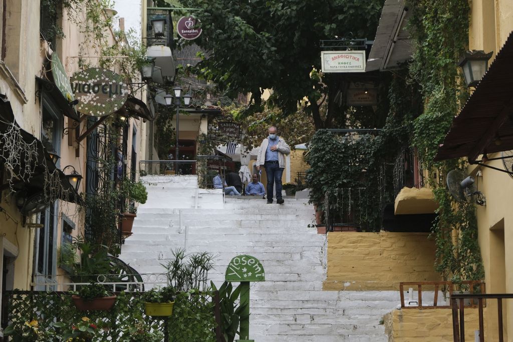 Κοροναϊός : Με το βλέμμα στις μεταλλάξεις τα επόμενα βήματα για το άνοιγμα της χώρας – Τι θα ακολουθήσει