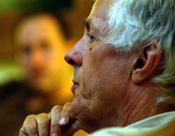 Michael Apted : Πέθανε ένας από τους σκηνοθέτες του Τζέιμς Μποντ