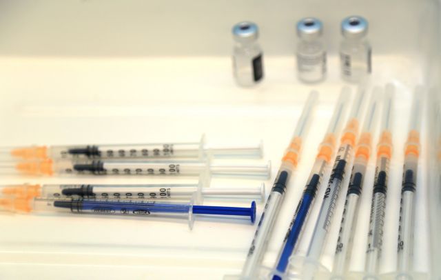 Emvolio.gov.gr : Σε λειτουργία η πλατφόρμα για το εμβόλιο στους άνω των 85 - Βήμα βήμα η διαδικασία