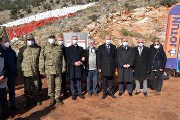 Τατάρ : Στον Πενταδάκτυλο «επιθεωρεί» εργασίες της σημαίας των Τουρκοκυπρίων