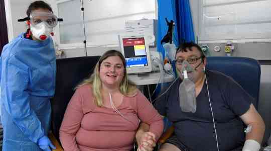Βρετανία : Ζευγάρι με κοροναϊό έσπευσε να παντρευτεί στον θάλαμο των ασθενών