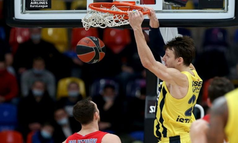 Νίκη οχτάδας για τη Φενέρ στη Μόσχα (83-89)