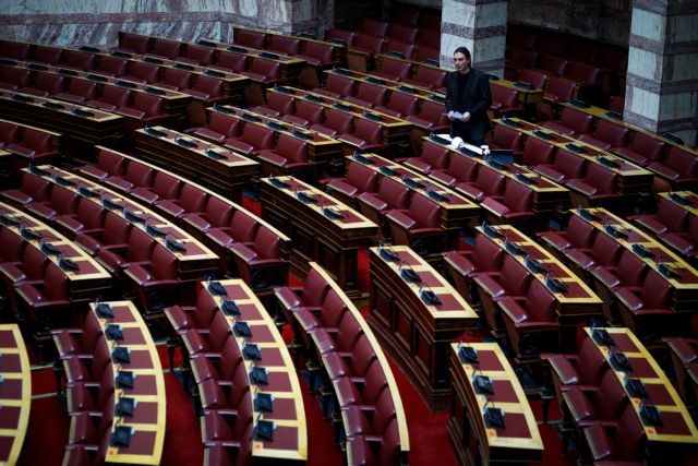 Συναγερμός στη Βουλή μετά από την ανίχνευση τριών κρουσμάτων κοροναϊού