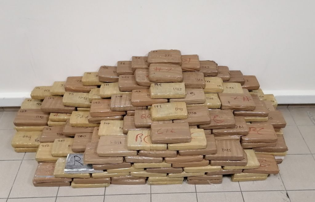 Αποκάλυψη: Στις «πιάτσες» της Αττικής θα κατέληγαν τα 324 κιλά κοκαΐνης που εντοπίστηκαν στη Θεσσαλονίκη