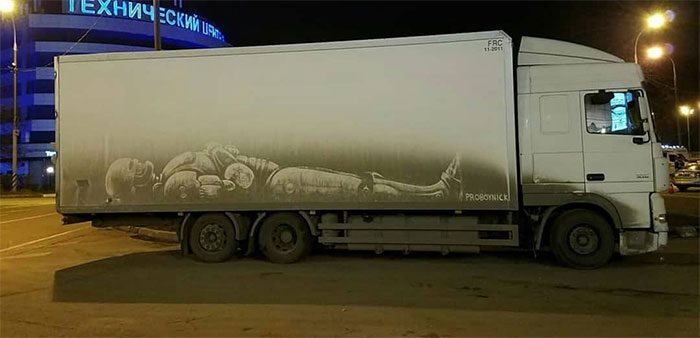 Pro Boy Nick : Ο Ρώσος καλλιτέχνης που «ζωγραφίζει» πάνω σε βρώμικα φορτηγά