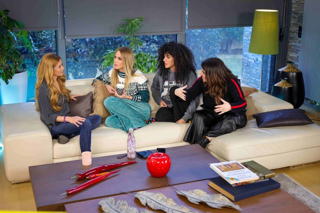 Οι Roomies υποδέχονται την Ιωάννα Παππά και τον Κώστα Καραφώτη στο MEGA