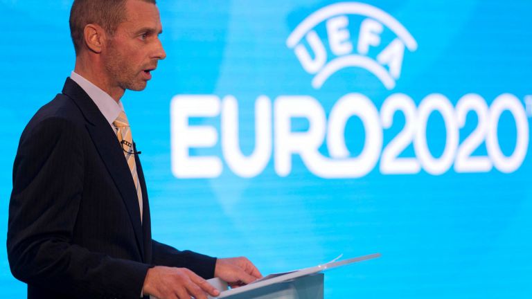 Ρουμενίγκε : Ο Τσέφεριν εξετάζει το ενδεχόμενο διεξαγωγής του Euro σε μία και μόνο χώρα