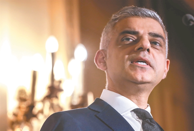 Ο δήμαρχος του Λονδίνου αποκλειστικά στα ΝΕΑ: «Ελληνες, σας θέλουμε εδώ!»