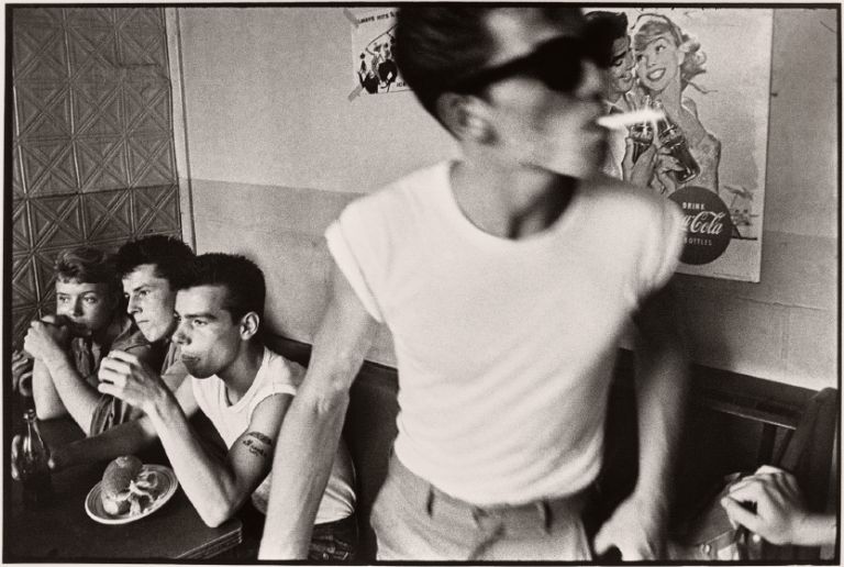 Οι πραγματικοί «επαναστάτες χωρίς αιτία»: Συμμορίες νεαρών στο Μπρούκλιν του ’50