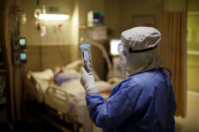 Κοροναϊός : Σε συναγερμό η χώρα αναμένοντας το «αποτύπωμα» των γιορτών – Ανησυχία για την Αττική