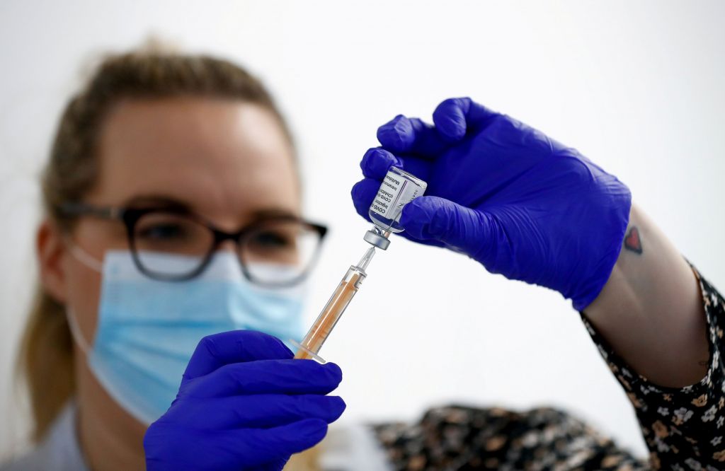 Κοροναϊός : Δυσπιστία στα ρωσικά και κινεζικά εμβόλια καταγράφει διεθνής έρευνα