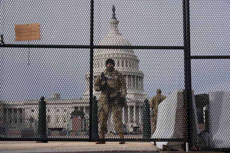 ΗΠΑ : Έγγραφα φωτιά για πραξικόπημα «καίνε» τον Τραμπ – Συναγερμός ενόψει της ορκωμοσίας Μπάιντεν