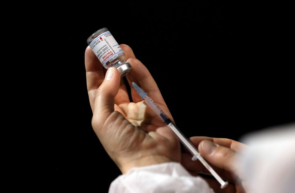 Κοροναϊός : Μέχρι το καλοκαίρι να έχει εμβολιαστεί το 70% των ενηλίκων, συνιστά η Κομισιόν