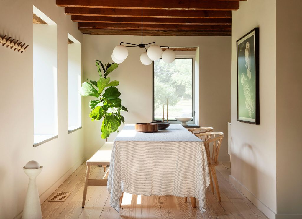 Αυτή η εξοχική κατοικία μάς ταξιδεύει στον χρόνο με στιλ