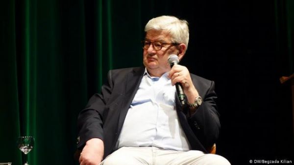 Γιόσκα Φίσερ: Καιροφυλακτεί ένας δεύτερος Τραμπ