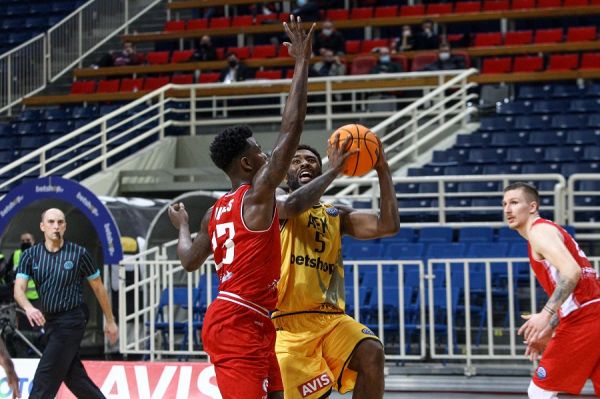 Στην κορυφαία πεντάδα του Ιανουαρίου ο Λάνγκφορντ