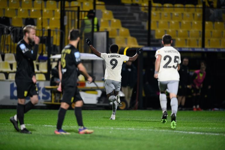 Άρης – ΑΕΚ : Φάουλ του Γκαρσία και 0-1