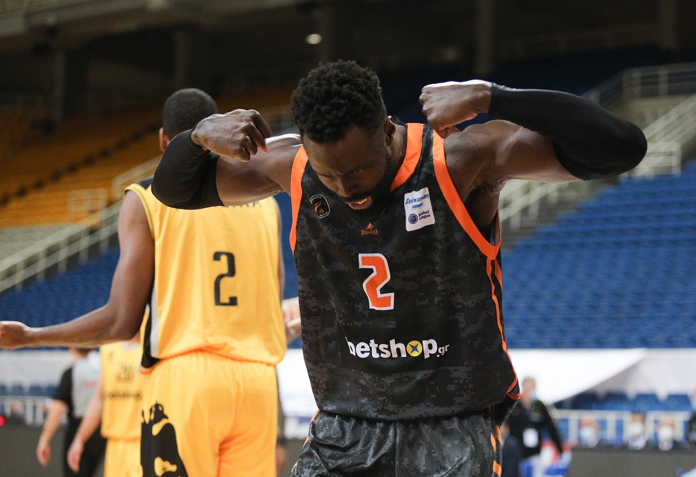 ΑΕΚ – Προμηθέας 75-82 : Τα αδέρφια Γκραντ διέλυσαν την ΑΕΚ