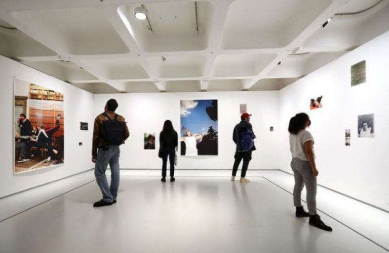 Chantal Crousel : Η θρυλική γκαλερί γιορτάζει την 40η επέτειό της με έκδοση 700 σελίδων