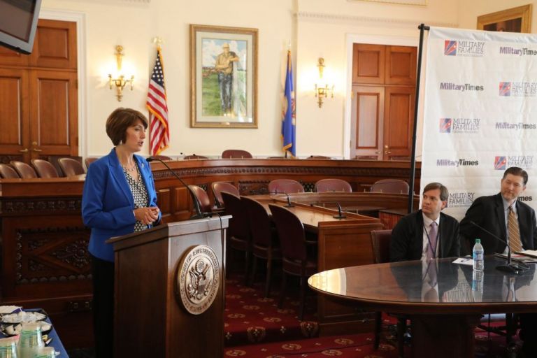 ΗΠΑ – Γερουσιαστής Κάθι Μακμόρις Ρότζερς : «Πρόεδρε πρέπει να βάλεις τέλος σ’ αυτή την τρέλα – Χάνει όλους τους συνεργάτες του ο Τραμπ»